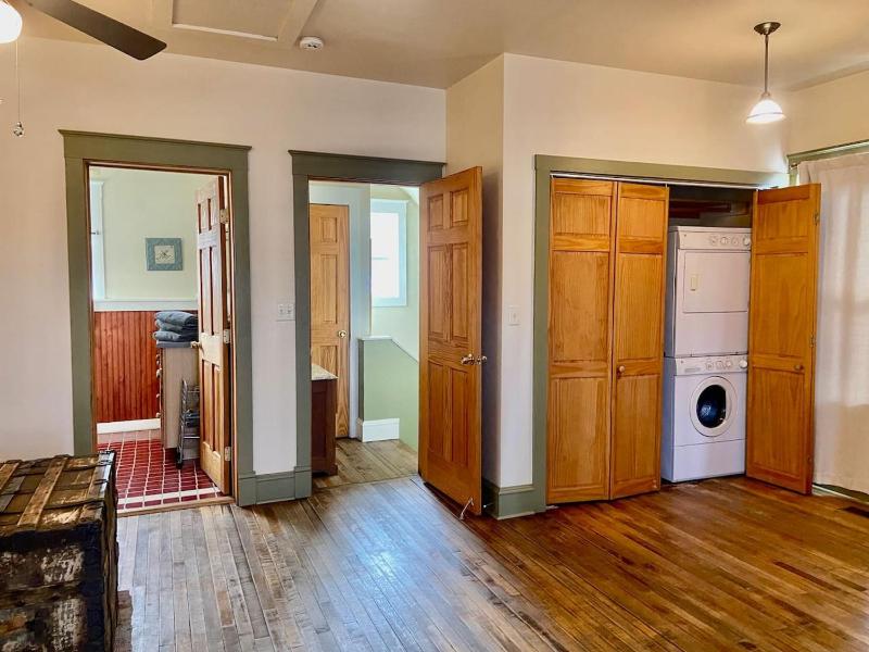 French Quarter Garden Cottage-Downtown Hot Tub - image 14