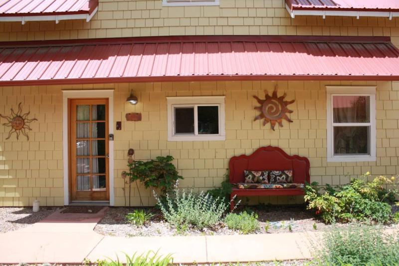 French Quarter Garden Cottage-Downtown Hot Tub - image 23