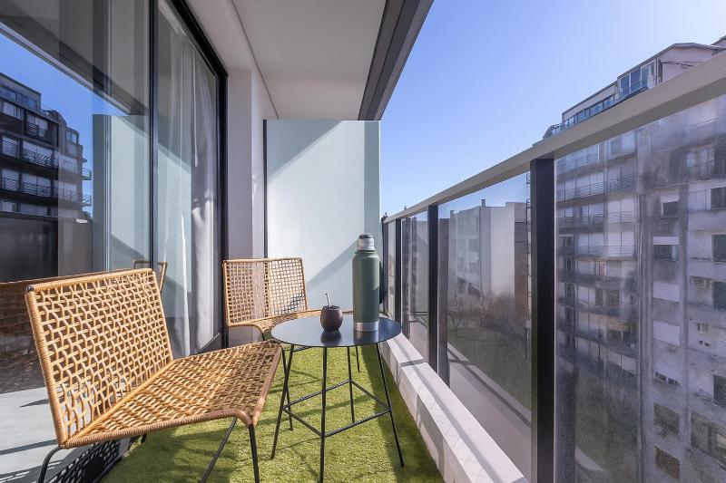 Deluxe Apartments in Downtown by BueRentals - image 7