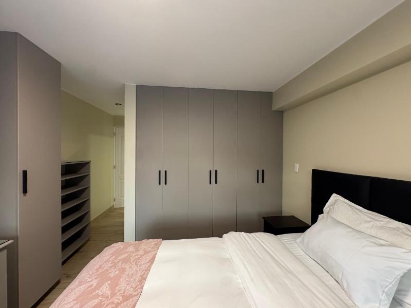 Aparts 4 Days Miraflores 1 Bedroom Executive Apartment 4255 - image 7