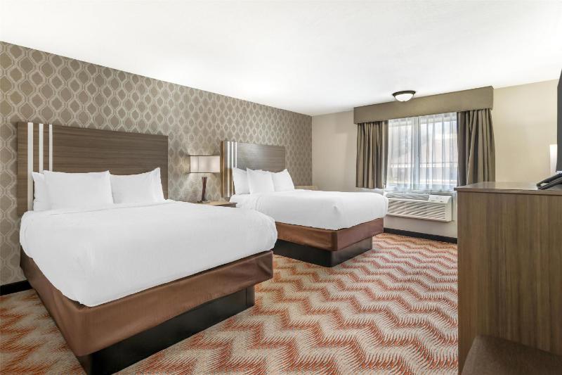 Queen Room with Two Queen Beds - Pet Friendly/Non-Smoking