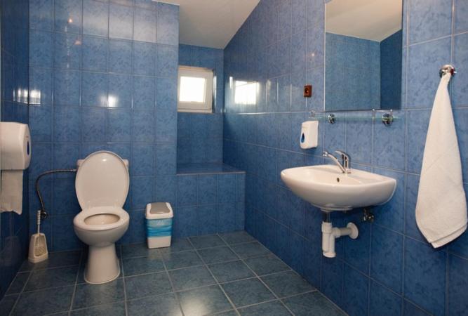 Double Room with Bath image 2