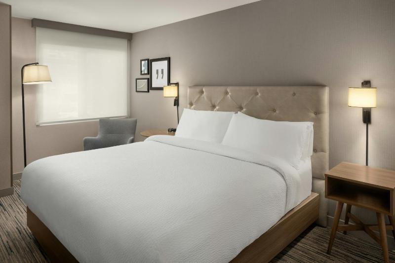 Four Points By Sheraton Downtown Seattle Center - image 4