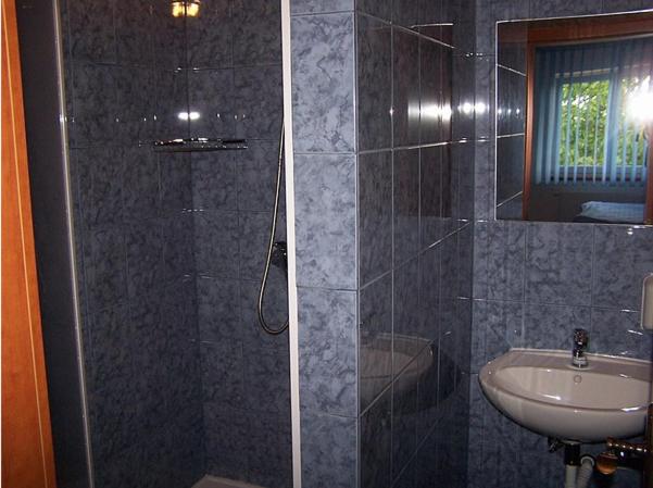 Double or Twin Room with Shower image 2