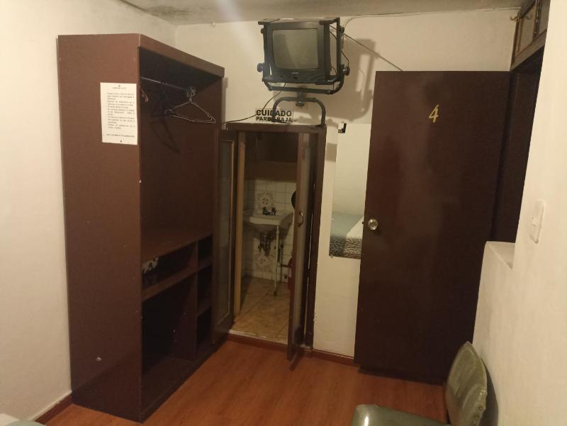Hostal Huapry - image 14