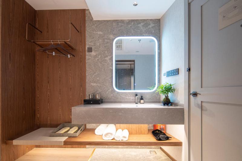 Rezen Estelle Hotel - East Nanjing Rd City Center - image 4