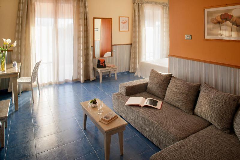 Quadruple Room image 2