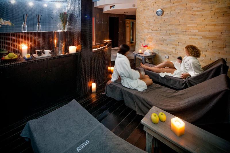Double Room with Spa Package image 3