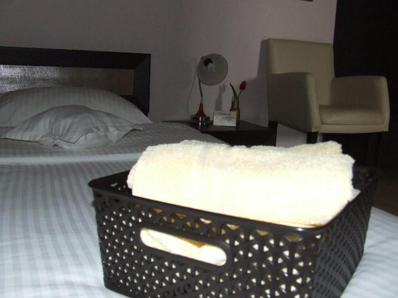 Standard Triple Room image 2