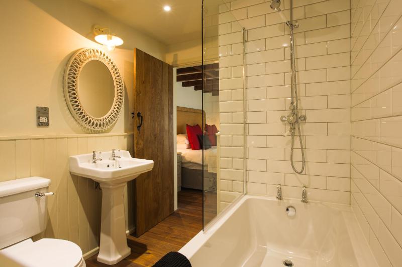 Classic Double or Twin Room - Coach House image 2