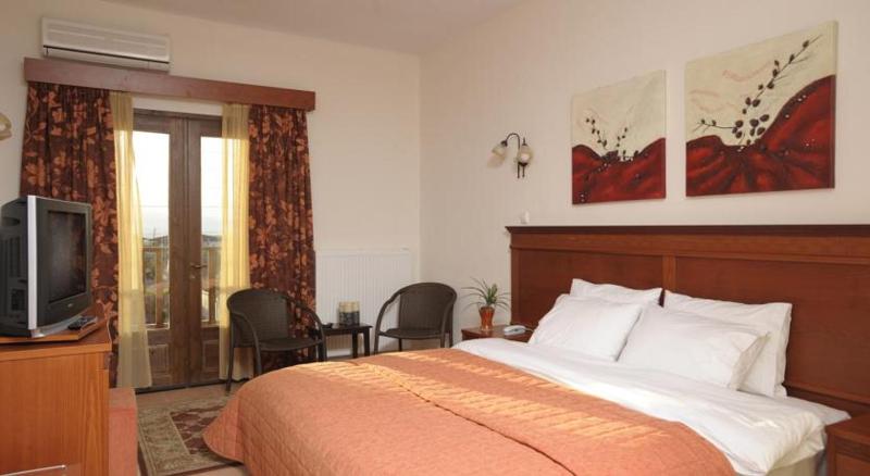 Basic Double Room image 2