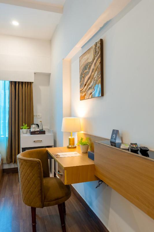 Aliste millennium City centre Fortis Gurugram - image 10