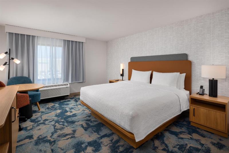 Hampton Inn & Suites by Hilton San Diego SeaWorld - image 4