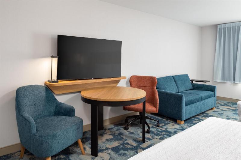 Hampton Inn & Suites by Hilton San Diego SeaWorld - image 10