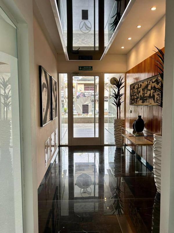 Depto con piscina gimnasio y vistas increíbles - image 12