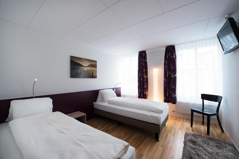 Double or Twin Room image 2