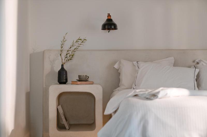 Santo Pure Oia Suites & Villas - image 10