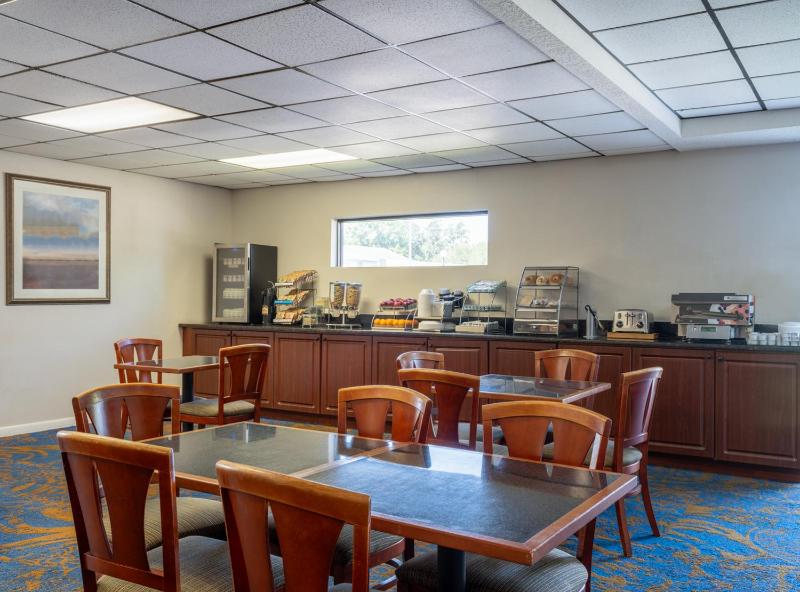Hotel South Tampa & Suites - image 47