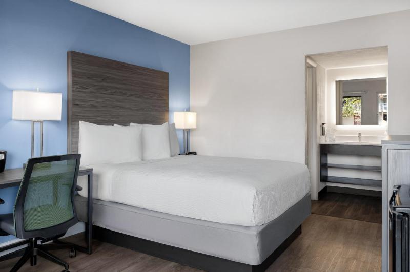 Hotel South Tampa & Suites - image 44