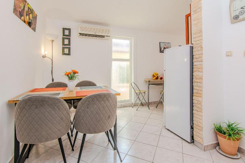Apartment Semak - image 7