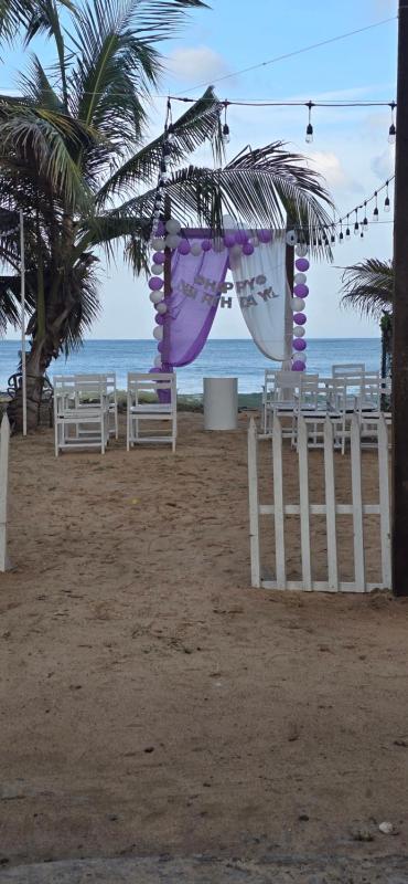 Ari's Seabreeze Villa - image 10
