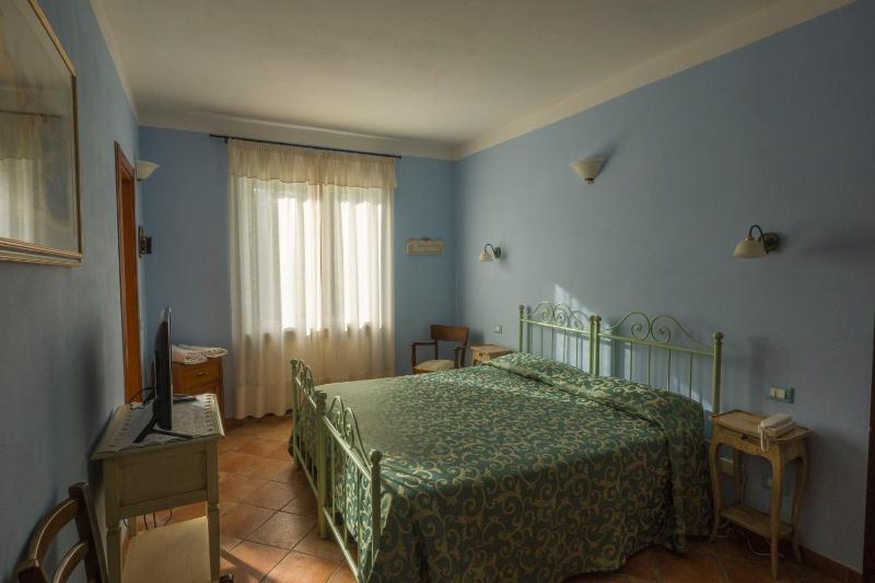 Large Double Room image 2