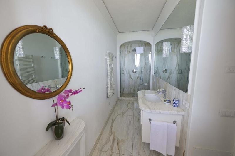 Amore Rentals - Villa Lo Scoglio - image 42