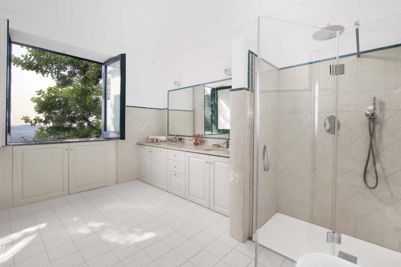 Amore Rentals - Villa Lo Scoglio - image 23