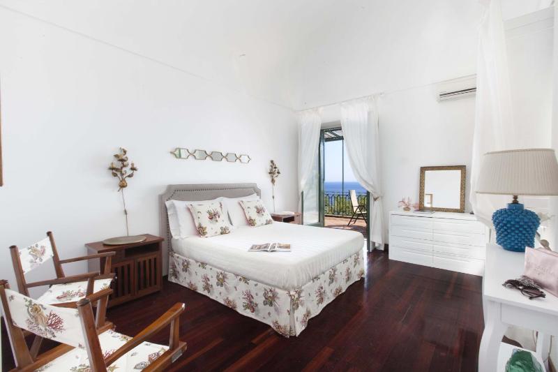 Amore Rentals - Villa Lo Scoglio - image 45
