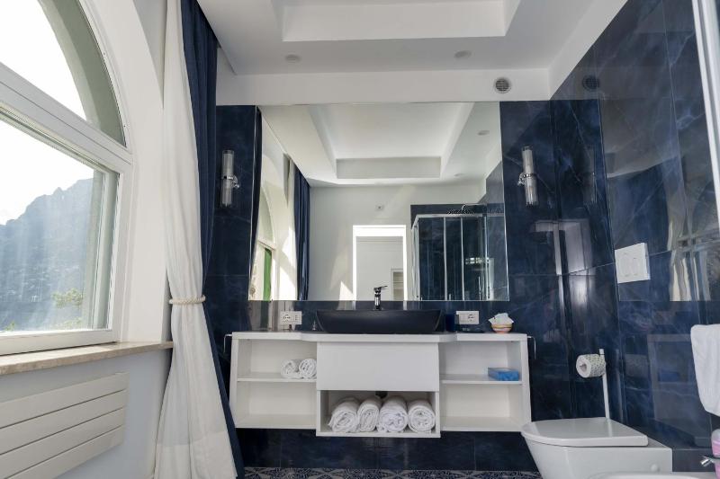 Amore Rentals - Villa Lo Scoglio - image 49
