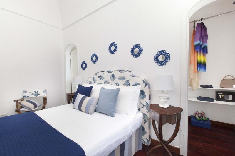Amore Rentals - Villa Lo Scoglio - image 33