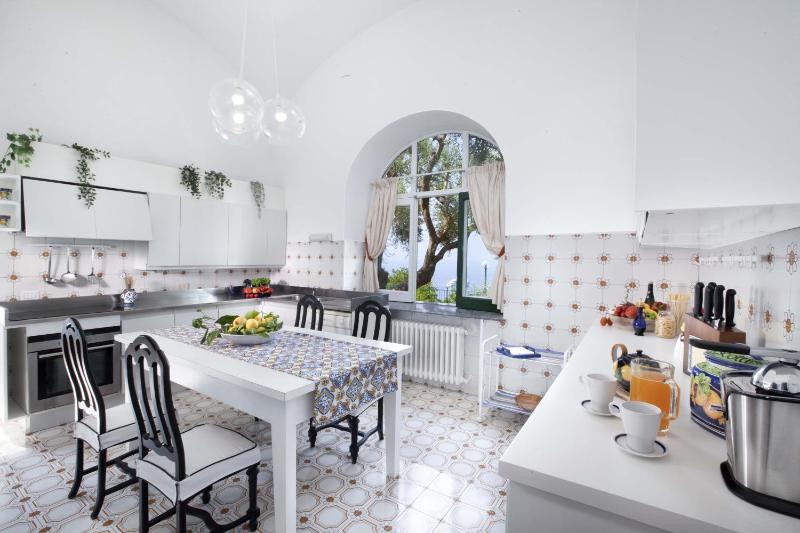 Amore Rentals - Villa Lo Scoglio - image 18