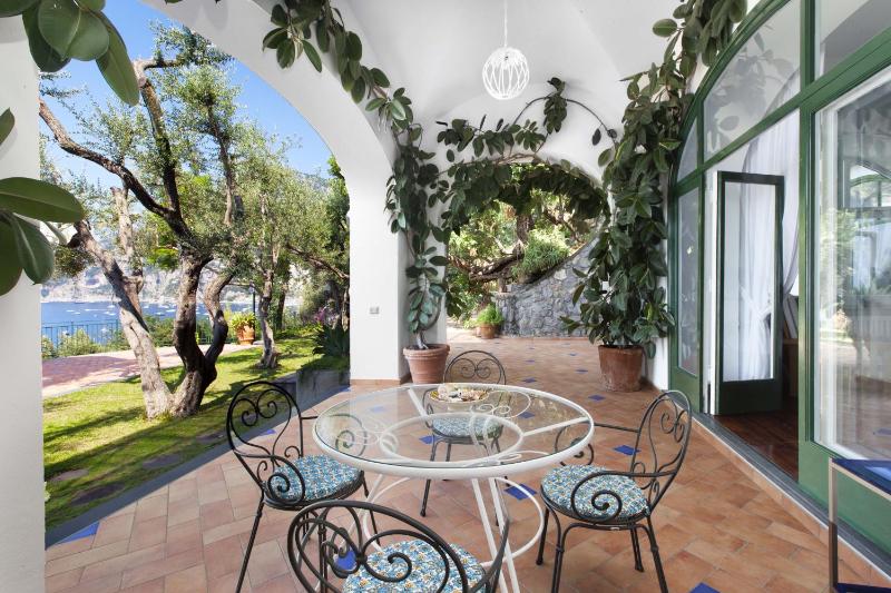 Amore Rentals - Villa Lo Scoglio - image 9