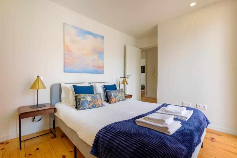 Magnolia 5 Luxury with AC Metro Downtown Porto - image 10