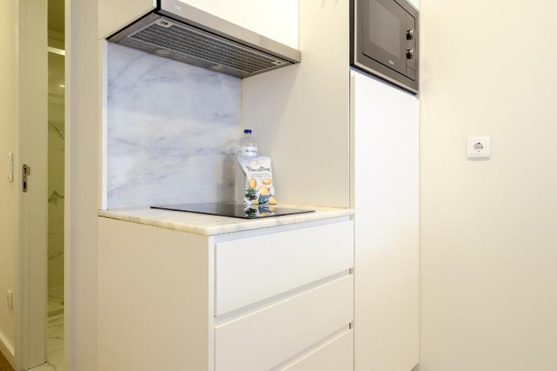 Magnolia 1 Luxury with AC Metro Downtown Porto - image 13