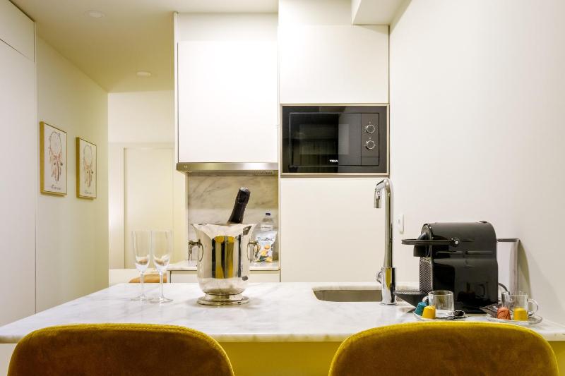 Magnolia 1 Luxury with AC Metro Downtown Porto - image 16