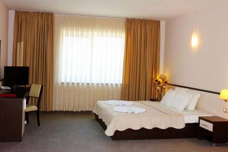 Kendros Hotel - image 28