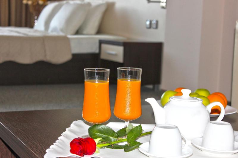 Kendros Hotel - image 12