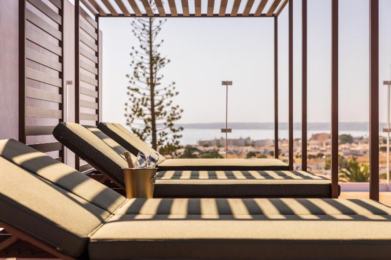 Castelo Suites Hotel - image 19