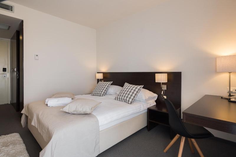Superior Double Room with Balcony - Sea Side image 3