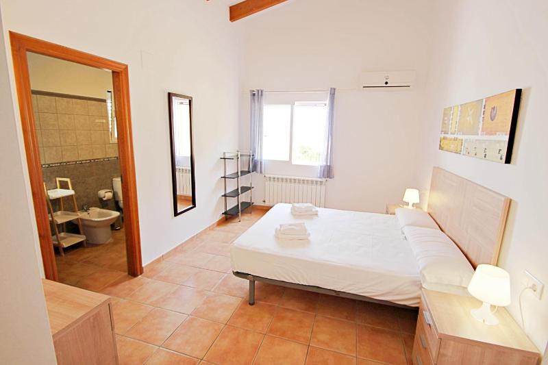 Paula - holiday home with private swimming pool in Benissa - image 2