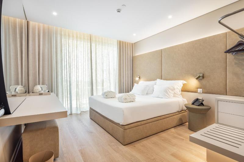 Castelo Suites Hotel - image 7