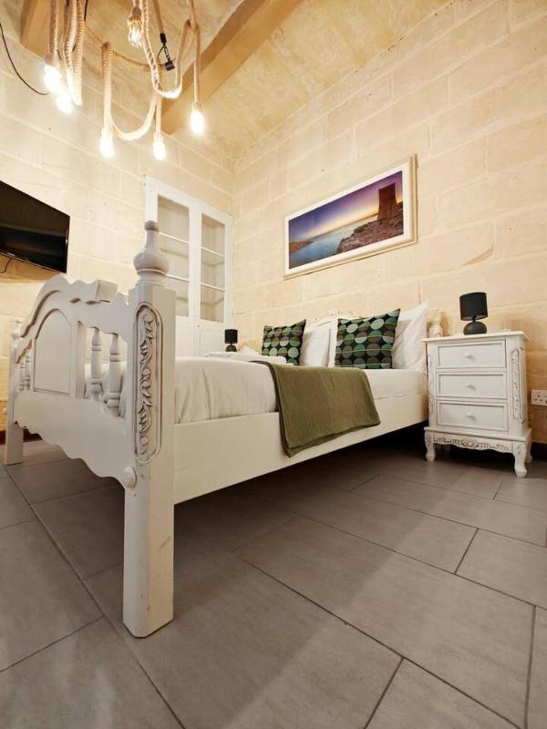Casa Maltija Sliema 4 Bedroom - image 3