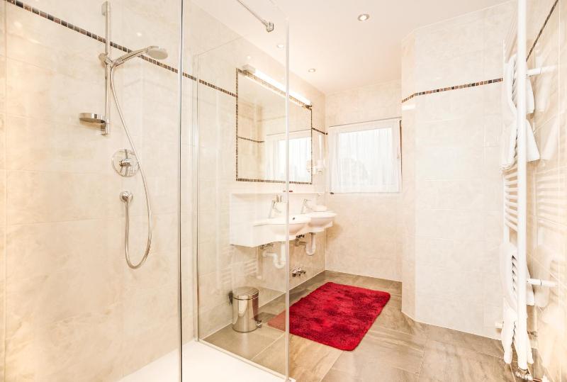 Family Suite with Balcony image 4