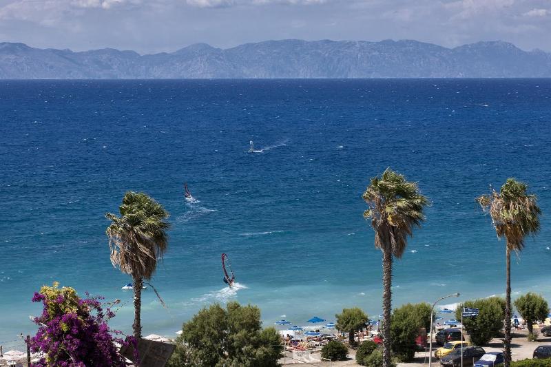 Family Room with Sea View image 4