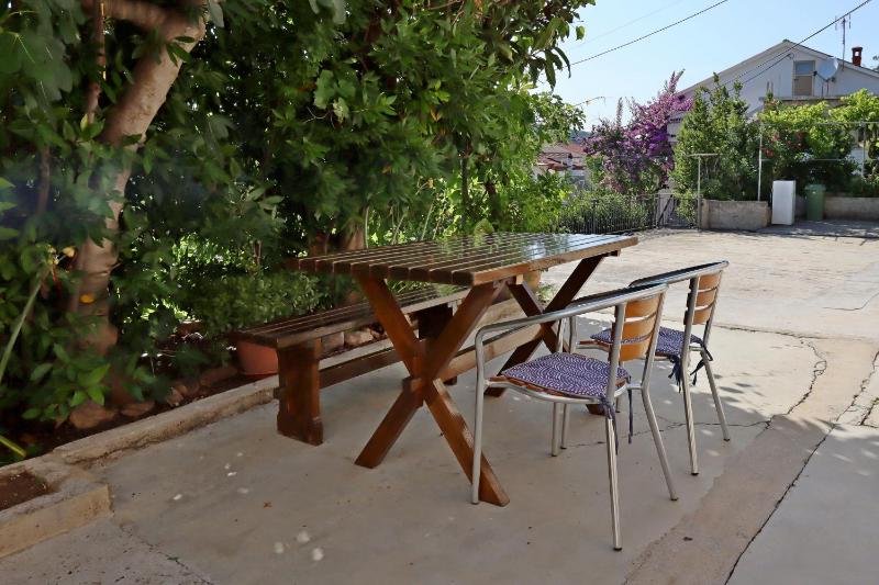 Apartments with parking space Lopar Rab - 24617 - image 9