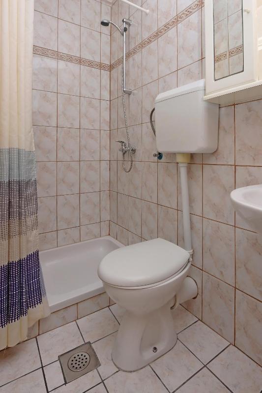 Apartments with parking space Lopar Rab - 24617 - image 2