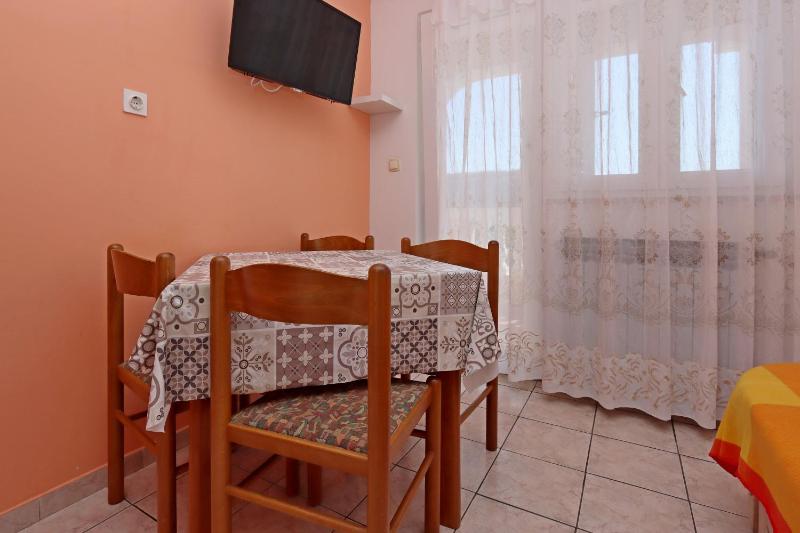 Apartments with parking space Lopar Rab - 24617 - image 26