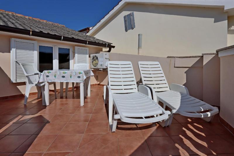 Apartments with parking space Lopar Rab - 24617 - image 12