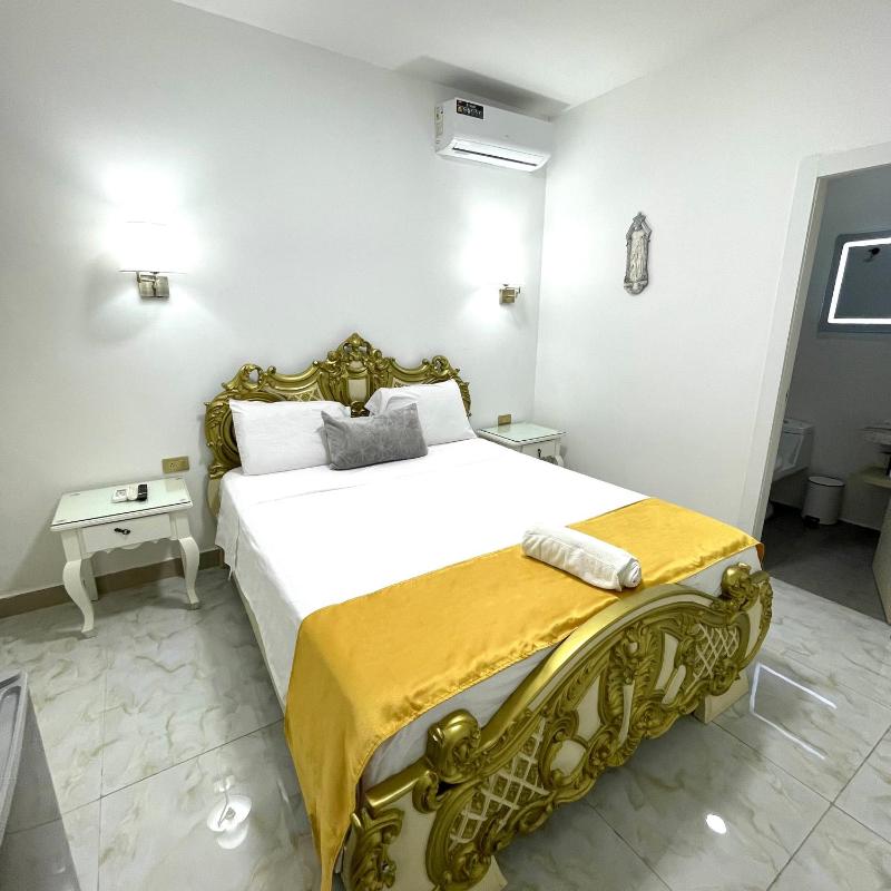 Hotel The Royalty Inn - image 10